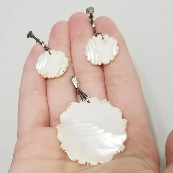 Beauties: vtg mother of pearl earrings & pendant, VGUC - Picture 11 of 11